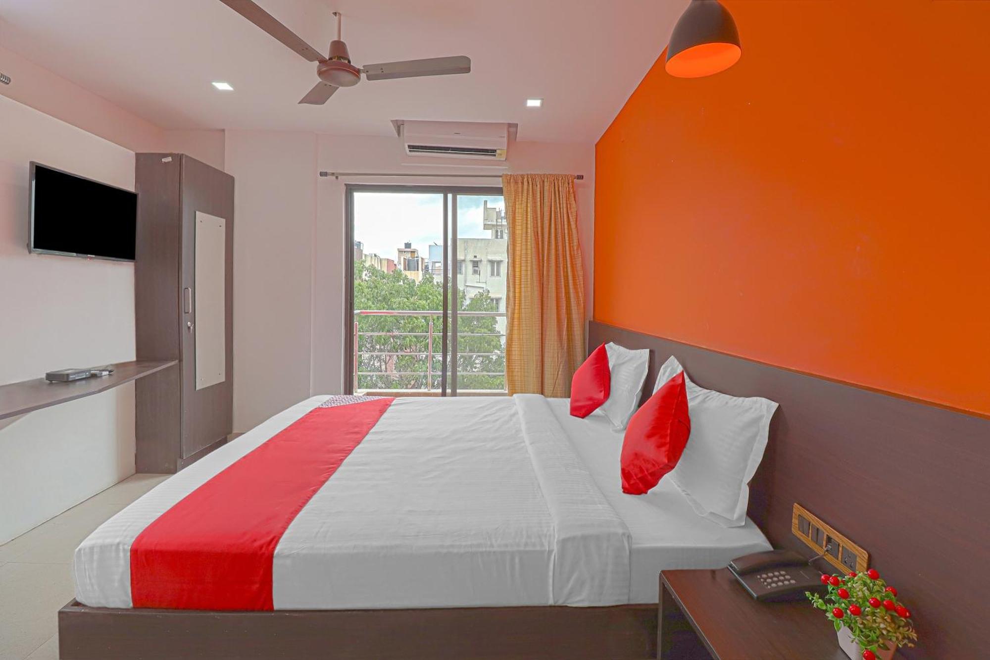 Super Hotel O Blooms Residency Near Baiyappanahalli Metro Station Bangalore Exterior foto